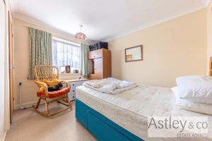 bed2- click for photo gallery